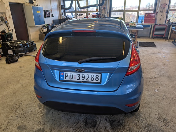 Ford Fiesta 3 of 5