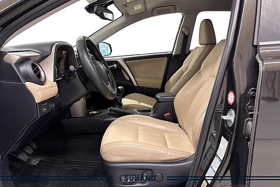 Toyota RAV4 10 of 24