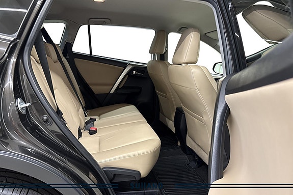Toyota RAV4 18 of 24