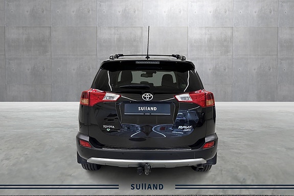 Toyota RAV4 4 of 24