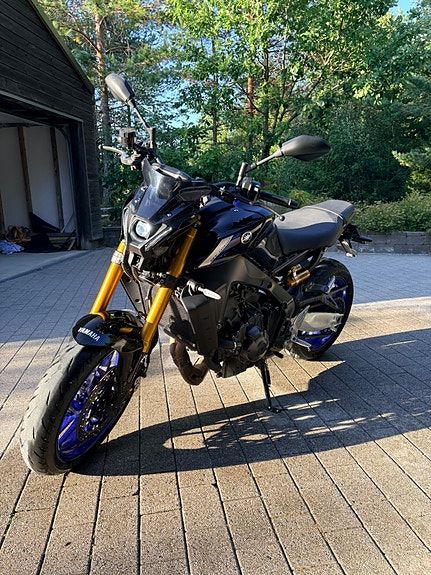 Yamaha MT-09 SP 2 of 8
