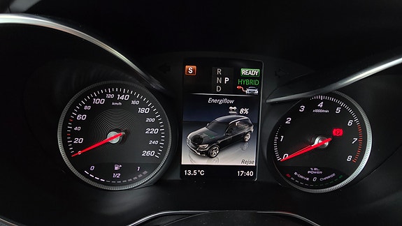 Mercedes-Benz GLC350 e 18 of 30