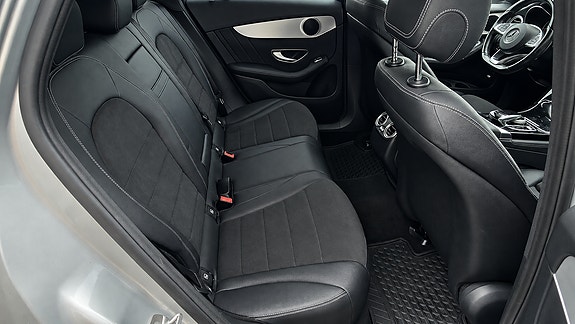 Mercedes-Benz GLC350 e 14 of 30