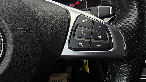 Mercedes-Benz GLC350 e 26 of 30