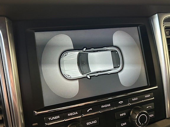 Porsche Macan 21 of 29