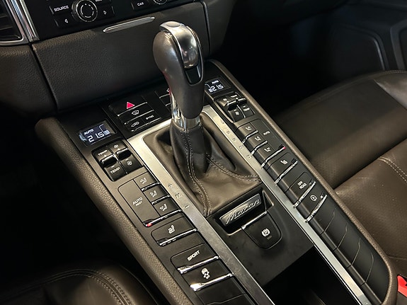 Porsche Macan 19 of 29