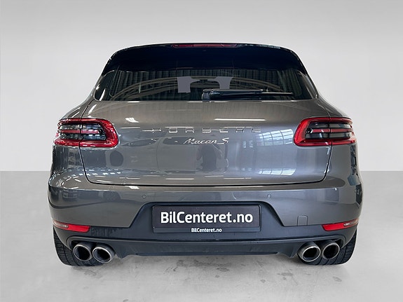 Porsche Macan 8 of 29