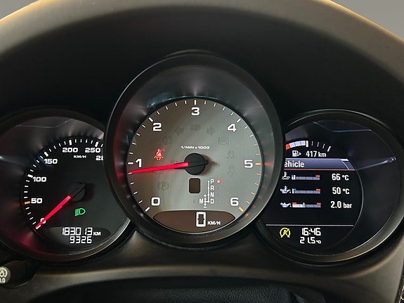 Porsche Macan 26 of 29