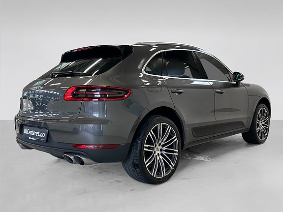 Porsche Macan 7 of 29