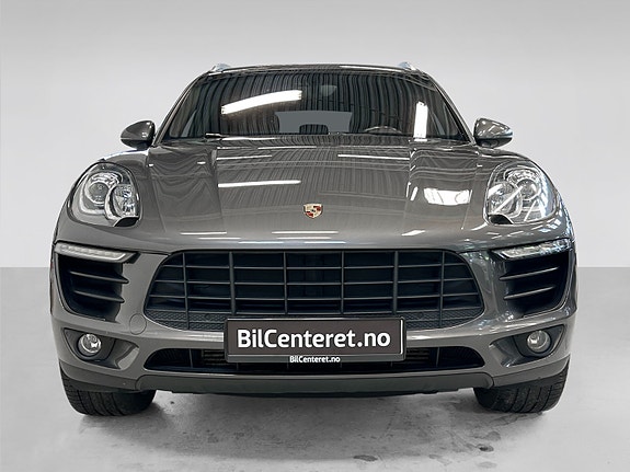 Porsche Macan 3 of 29