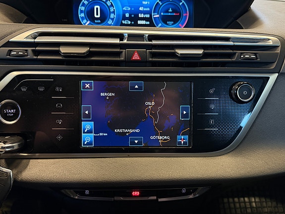 Citroen C4 Picasso 23 of 30