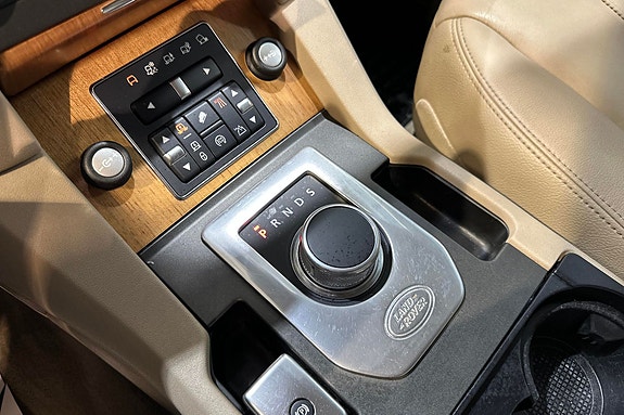 Land Rover Discovery 15 of 24