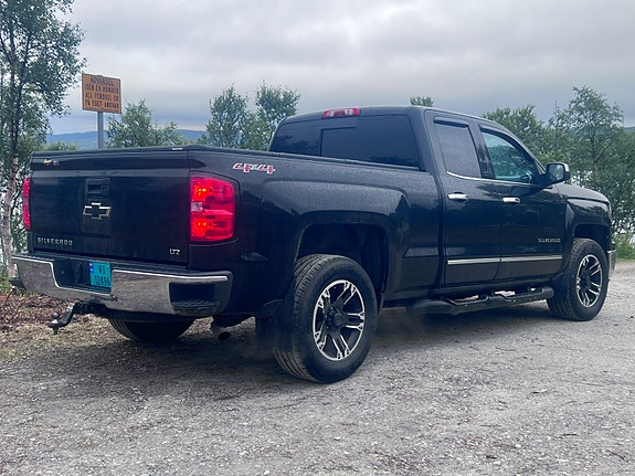 Chevrolet Silverado 1500 4 of 16