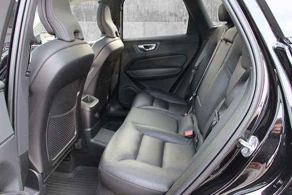 Volvo XC60 12 of 30