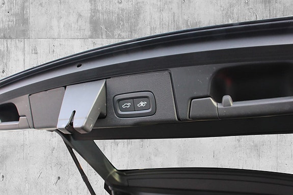 Volvo XC60 17 of 30