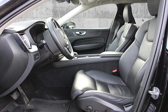 Volvo XC60 9 of 30