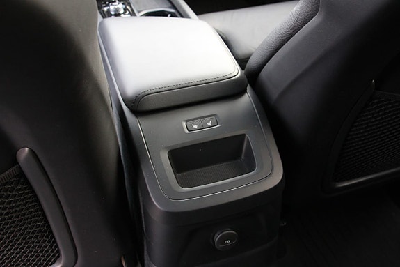 Volvo XC60 14 of 30