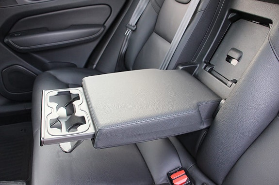 Volvo XC60 13 of 30