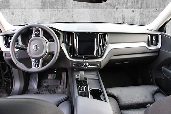 Volvo XC60 15 of 30