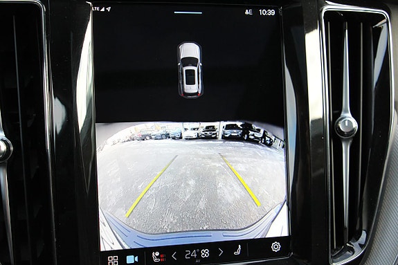 Volvo XC60 23 of 30
