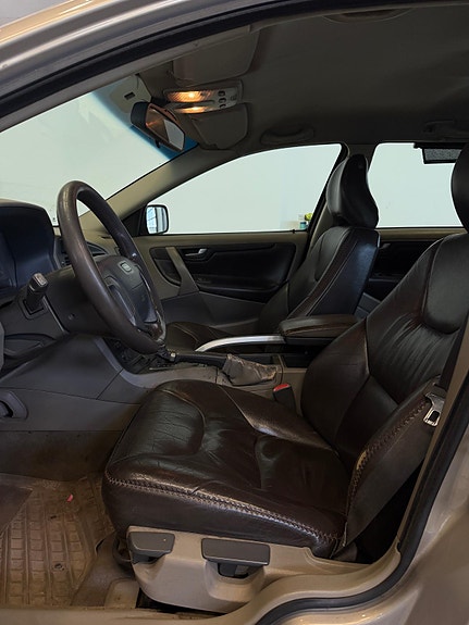 Volvo XC70 6 of 7