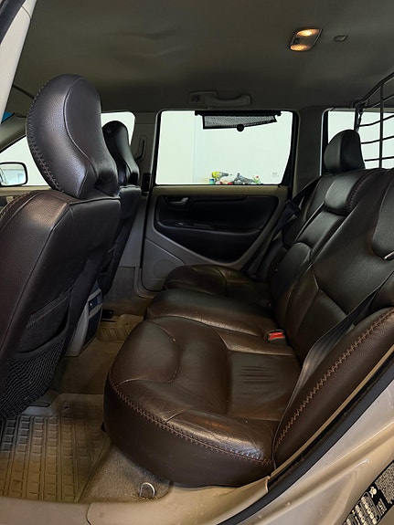 Volvo XC70 7 of 7