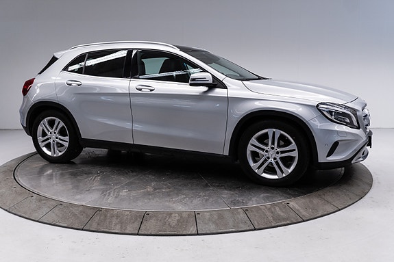 Mercedes-Benz GLA200 5 of 5