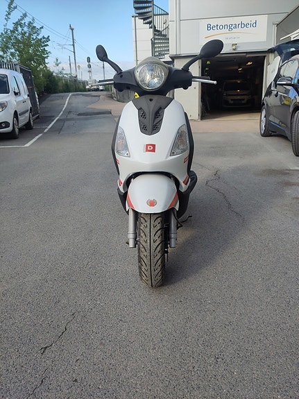 Derbi Boulevard 50 3 of 9