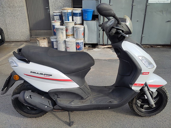 Derbi Boulevard 50 2 of 9