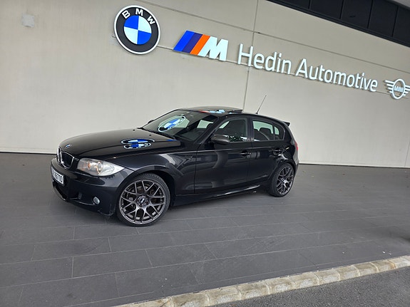 BMW 118d 4 of 5