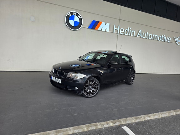 BMW 118d 2 of 5
