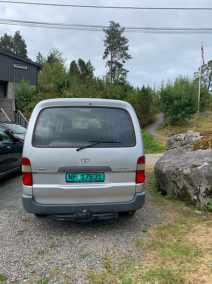 Toyota HiAce 4 of 5
