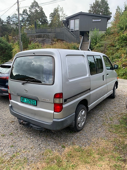 Toyota HiAce 5 of 5