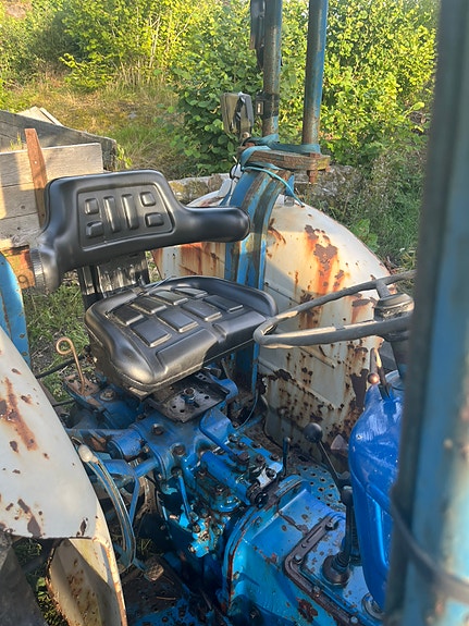Ford 3000 3 of 5