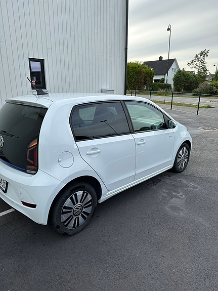 Volkswagen e-Up! 4 of 5
