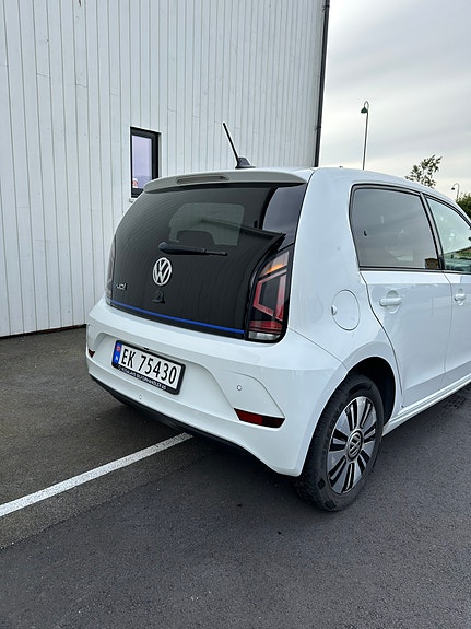 Volkswagen e-Up! 5 of 5
