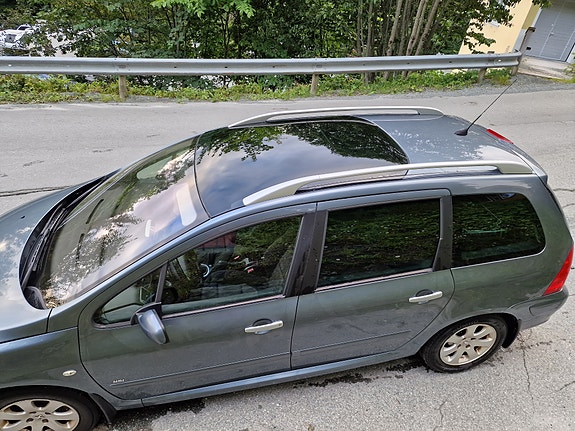Peugeot 307 SW 8 of 22