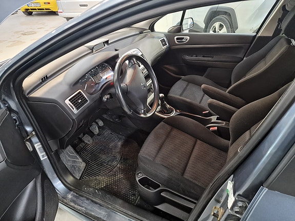 Peugeot 307 SW 16 of 22