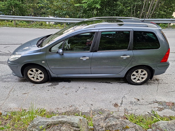 Peugeot 307 SW 7 of 22