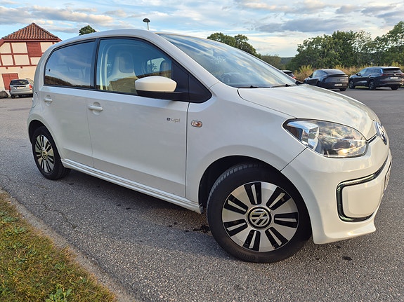 Volkswagen e-Up! 4 of 5
