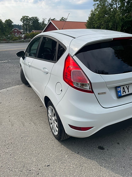 Ford Fiesta 3 of 5