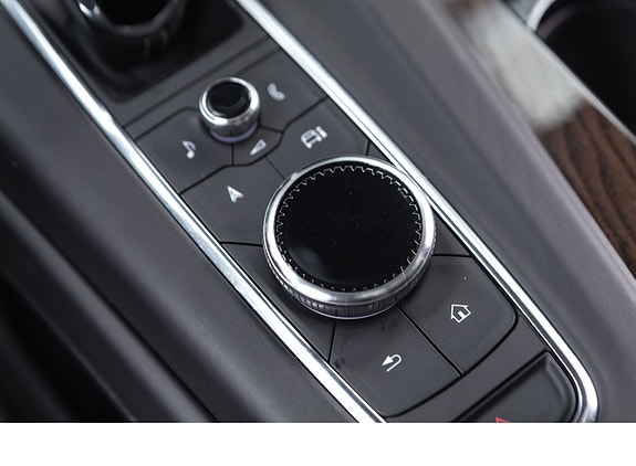 Cadillac Escalade 26 of 30