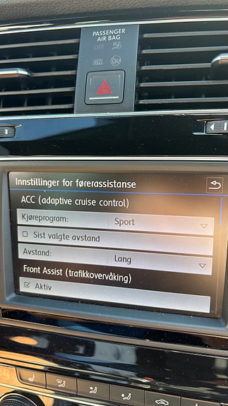 Volkswagen Golf VII 21 of 30