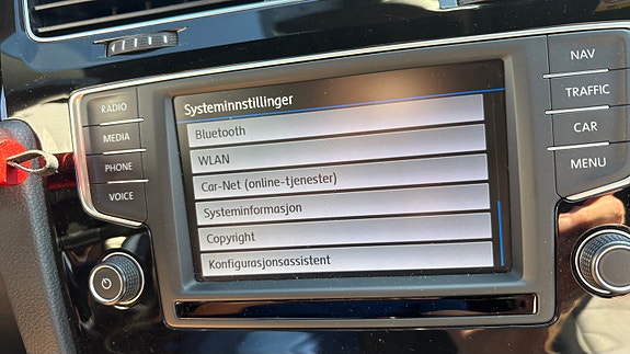 Volkswagen Golf VII 25 of 30