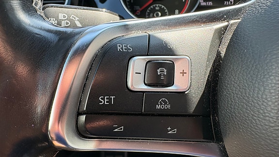 Volkswagen Golf VII 16 of 30
