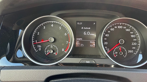 Volkswagen Golf VII 17 of 30