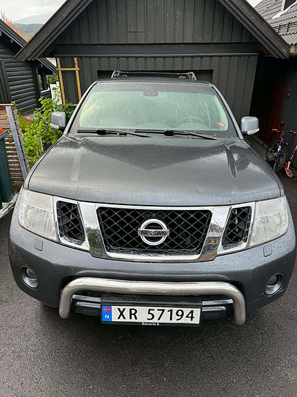 Nissan Pathfinder 2 of 16