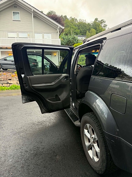 Nissan Pathfinder 13 of 16