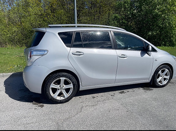 Toyota Verso 2 of 5