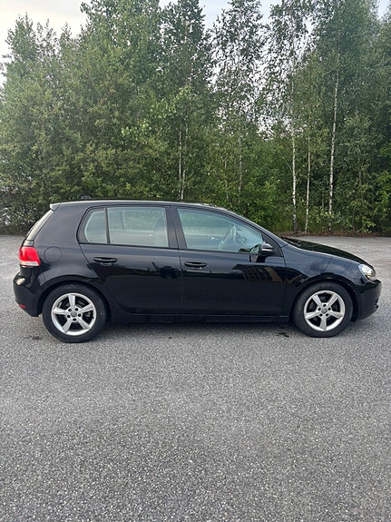 Volkswagen Golf VI 16 of 30